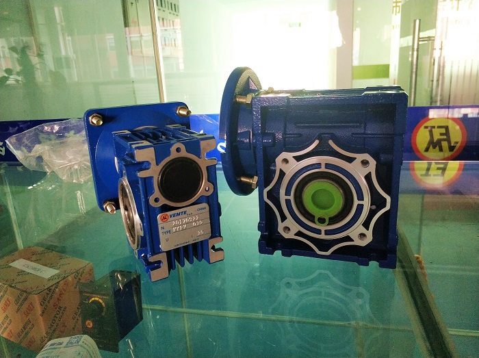 輸送機(jī)減速機(jī)，3KW減速機(jī),齒輪減速電機(jī),NMRV減速機(jī),蝸輪蝸桿減速機(jī)