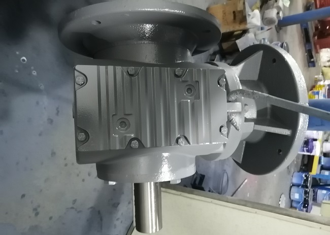 通砂光機減速電機，S型自鎖減速機帶電機